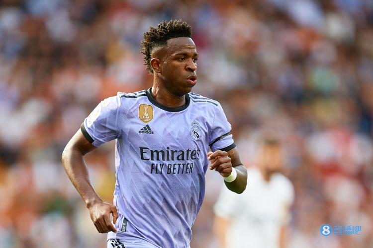 阿斯:维尼修斯和许多球员关系良好,这对皇马引援也有帮助