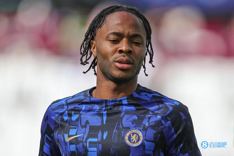 邮报：斯特林可能因将投掷物扔回看台遭禁赛，英足总正审查此事