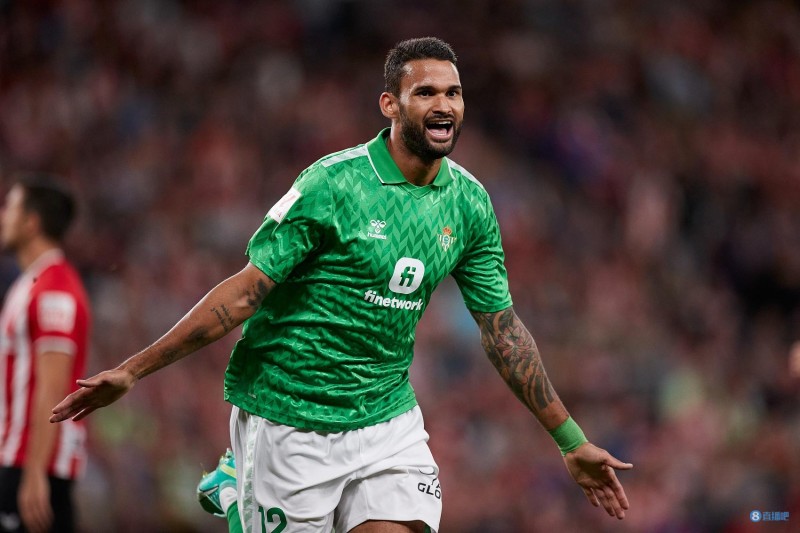 大翔没守住！贝蒂斯50分钟狂轰28脚10-0西丙球队 威廉若泽四球