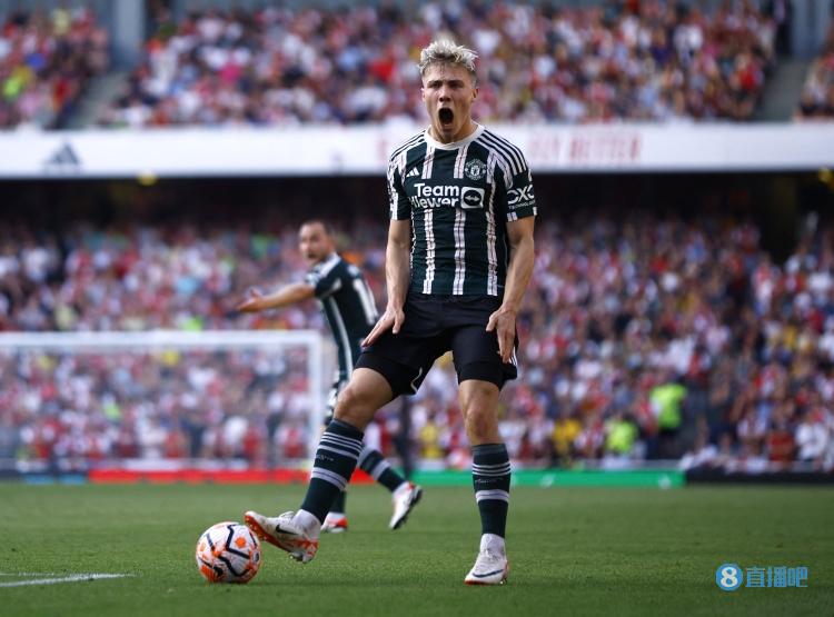 埃里克森:霍伊伦是个很不错很努力的小伙子,他会越来越好的