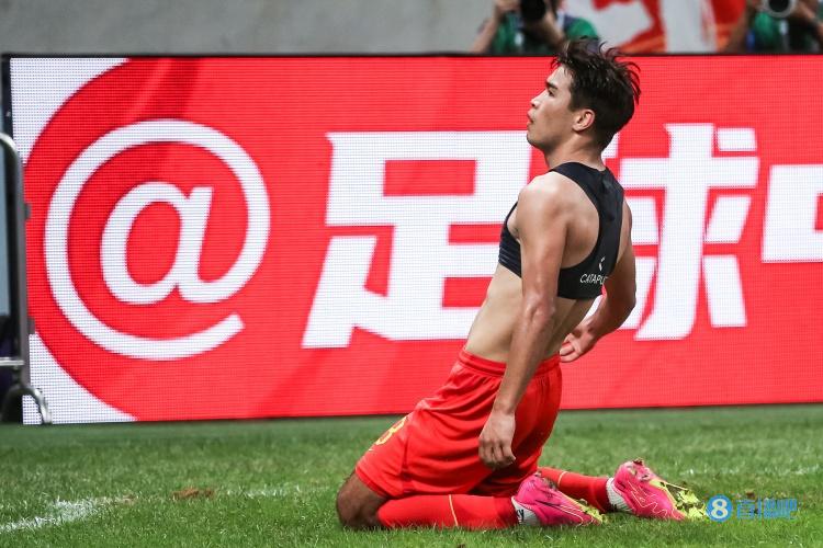 发生什么了❓国奥队员乃比江：想说什么但欲言又止，日子真难熬啊