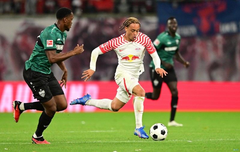 又一位亿元先生?哈维-西蒙斯本赛季德甲和欧冠已贡献5球7助攻