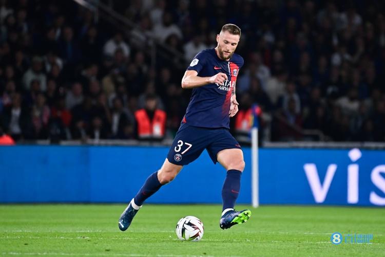 什克:在圣西罗球场踢球对我来说很特别,我在这里待了6年