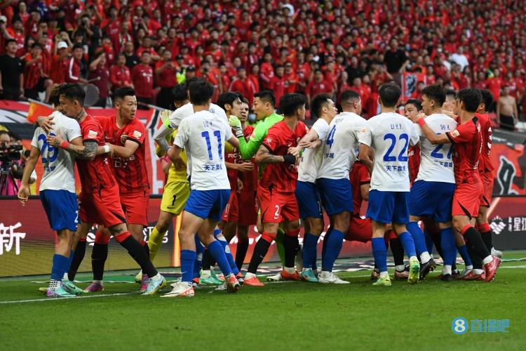 ?足协开32万罚单!泰山海港各罚10万 三人停赛4场+各罚4万