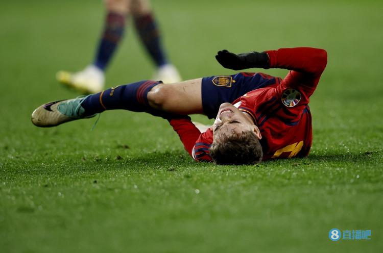 克莱门特:每周三场比赛会让亚马尔这样的孩子在比赛中冒很大风险