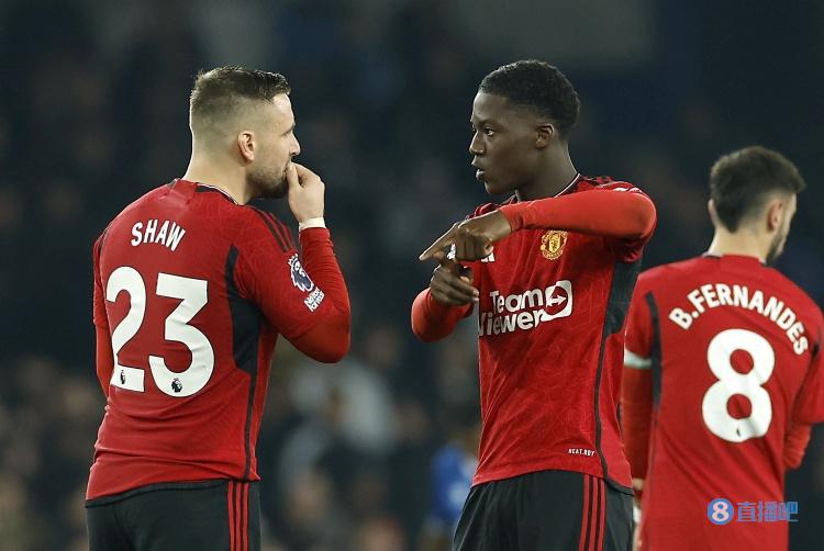 英媒:索斯盖特密切关注曼联小将梅努,希望他未来为英格兰效力