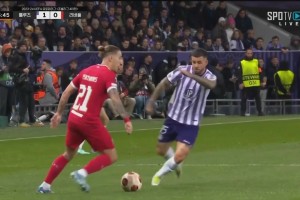 欧联-利物浦2-3图卢兹仍领跑 齐米卡斯失误致丢球若塔一条龙破门