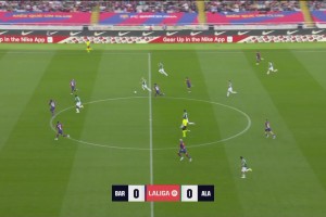 西甲-巴萨2-1逆转阿拉维斯距榜首4分 莱万双响破荒阿拉维斯18秒闪击