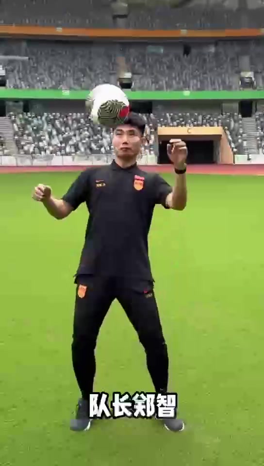 泪目?荣昊晒恒大亚冠纪念视频，保利尼奥、金英权等全部出镜