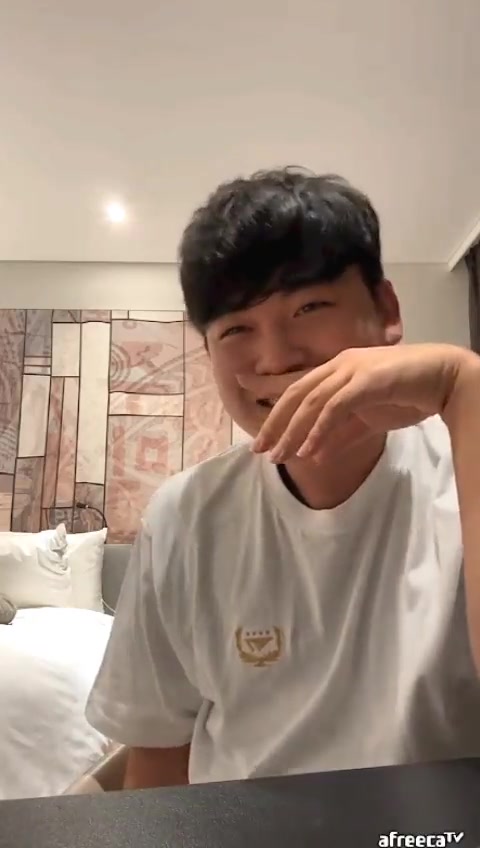 Gumayusi：GEN、JDG确实是夺冠热门队伍，所以各赢了我们一局