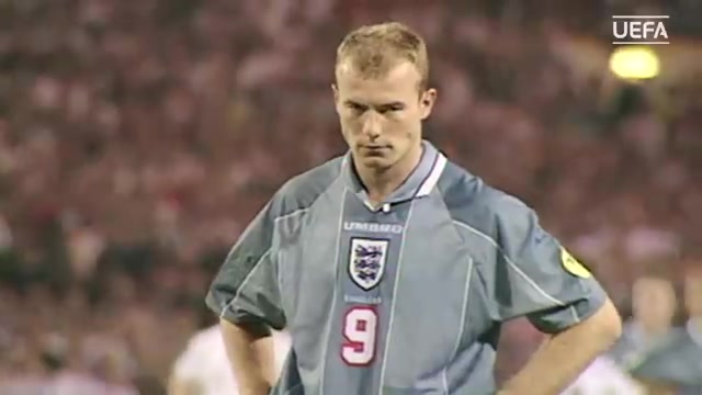 倒在12码点！索斯盖特罚失关键点球，英格兰负德国无缘96欧洲杯决赛