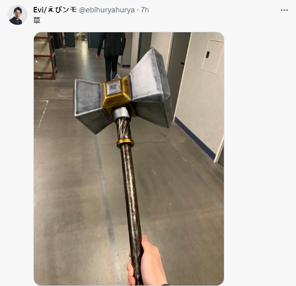 Evi分享考尔菲德战锤图 配文:草(笑)