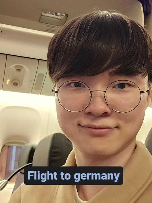 Faker更新照片:T1去德国咯!