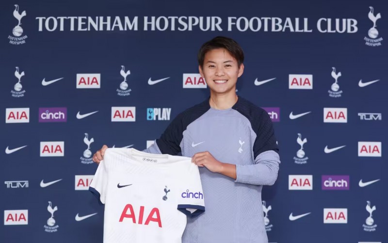 继唐佳丽、张琳艳后,王霜成为第3位效力热刺女足的中国球员