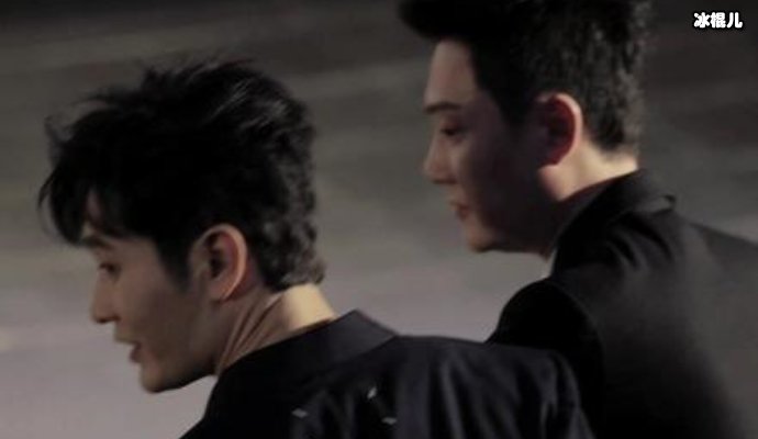 黄晓明帅气逛商场,被路人拍到帅呀