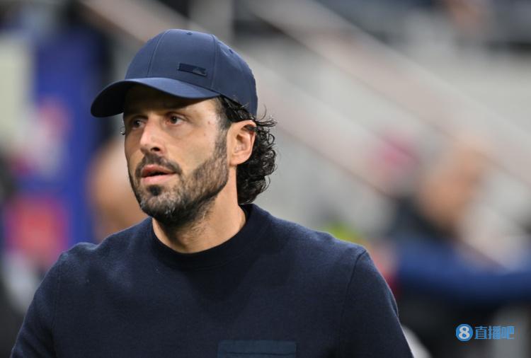 伟意左下课！官方：里昂解雇主帅格罗索，上任仅两月带队法甲垫底