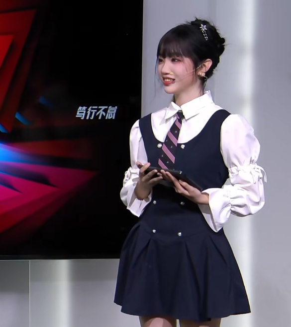 主持十月晒照:Hi!明天再见!