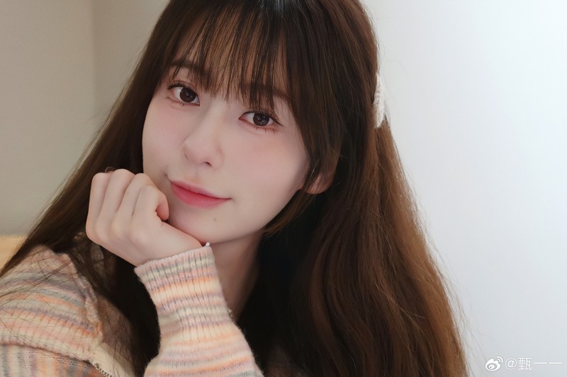 永劫无间解说甄一一晒照:爱就是爱 不爱就是不爱 可爱是什么意思?