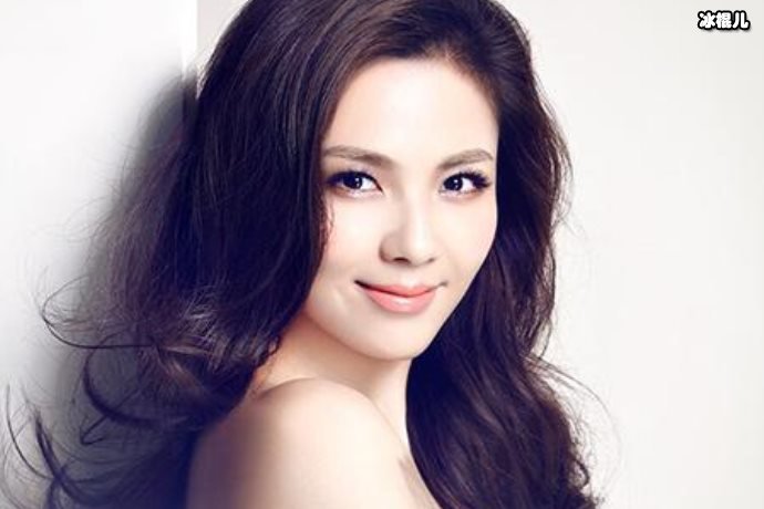 芒果台五四晚会刘涛与韩雪搭档走秀,绝美造型惊艳众人