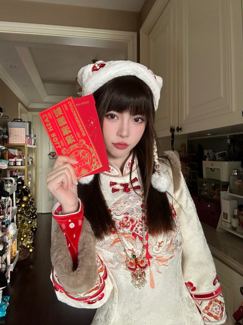 口碑彻底崩坏!周淑怡晒红包照遭吊骂:怡鹿同行 小珍珠不了一点