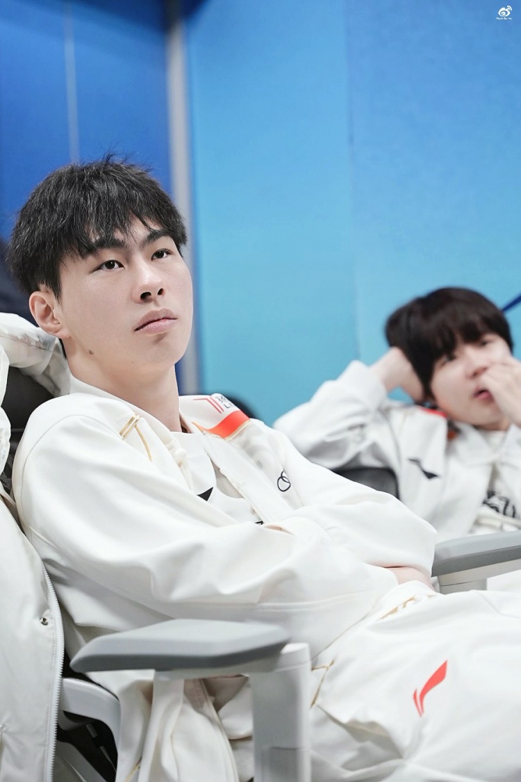 WBG分享对阵AL赛前返图:尽其在我?全员面带笑容