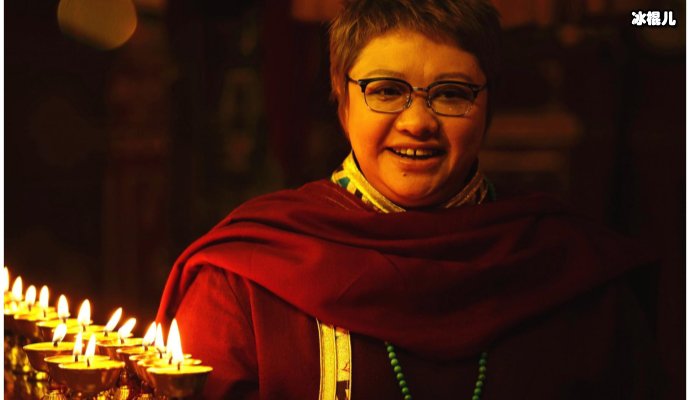 韩红48岁仍不结婚,上亿家产被“败”光