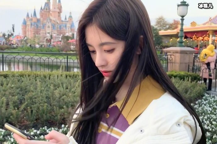 以为今年是2012年?鞠婧祎别立这种白痴人设了