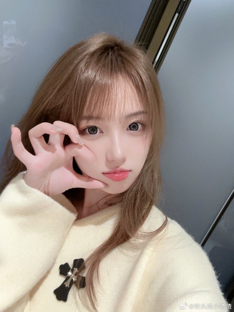 永劫无间美女主持小喳喳晒照:这锁骨 谁看了能不迷糊~