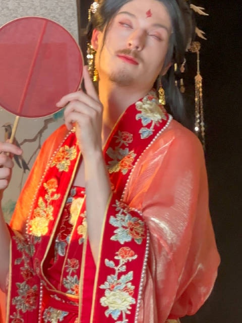 G2整活:要是你睁开眼睛看看Kesha,我不相信你两眼空空