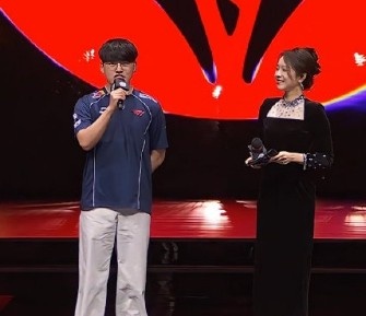 Gumayusi：第二局为了点水晶都交了闪现，但很可惜没有点掉它