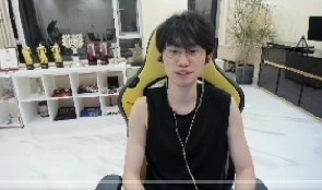 Doinb:分不重要,不上分也有队伍!不像20强AD,陪玩杯打不明白