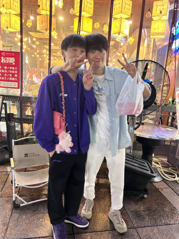 UP-朋友!H4cker分享动态:与Doinb一起 可爱捏