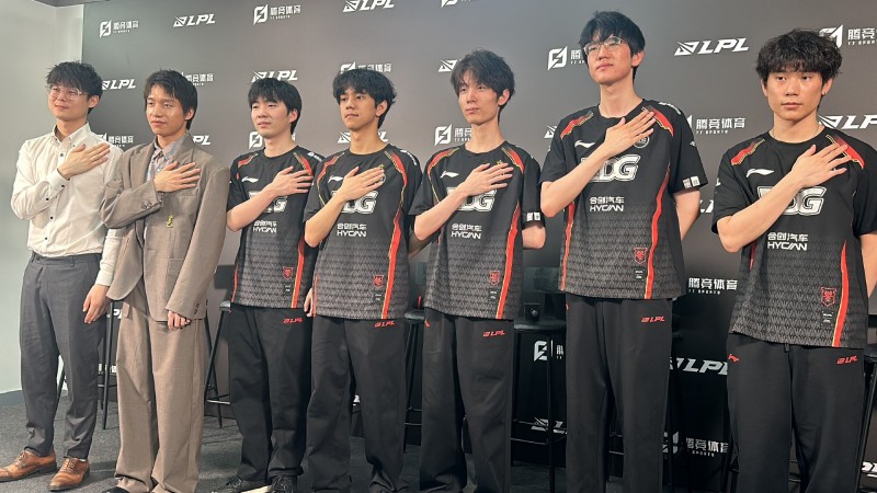 EDG赛后群访 明凯:夏季赛收获很多,希望大家越来越好未来顺利