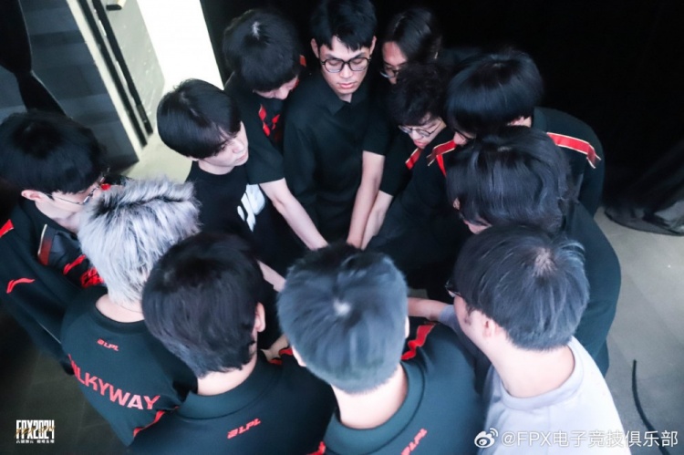 FPX赛后更博:何惧滞碍夹杂生,不容荆棘不成兰