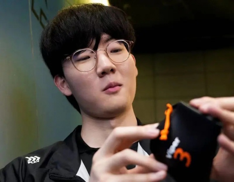 时隔六天再破记录!Viper韩服排位冲破2200大关来到2202分