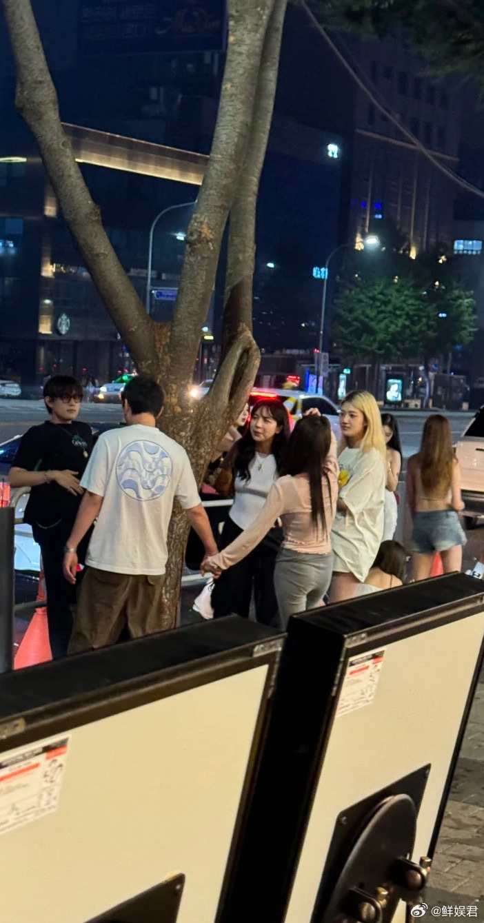 好不快活!万达出售广场 王思聪疑似分手 在韩国蹦迪消愁莺燕环绕