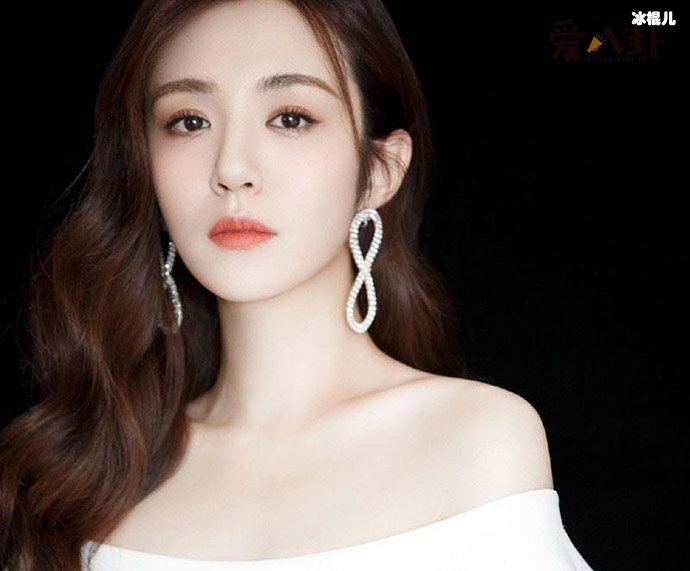 起底王晓晨黑料? 她资源这么好为何就是不红