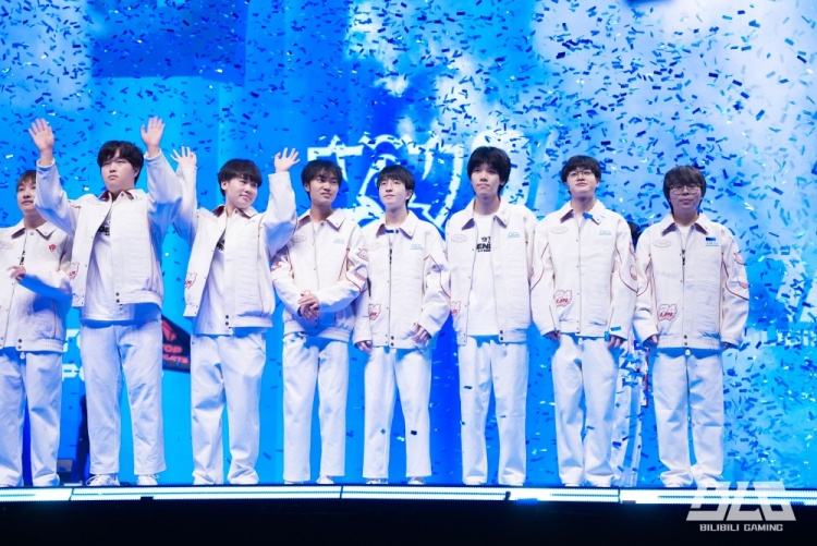 BLG出征S14返图：给ON和Xun开心坏了?