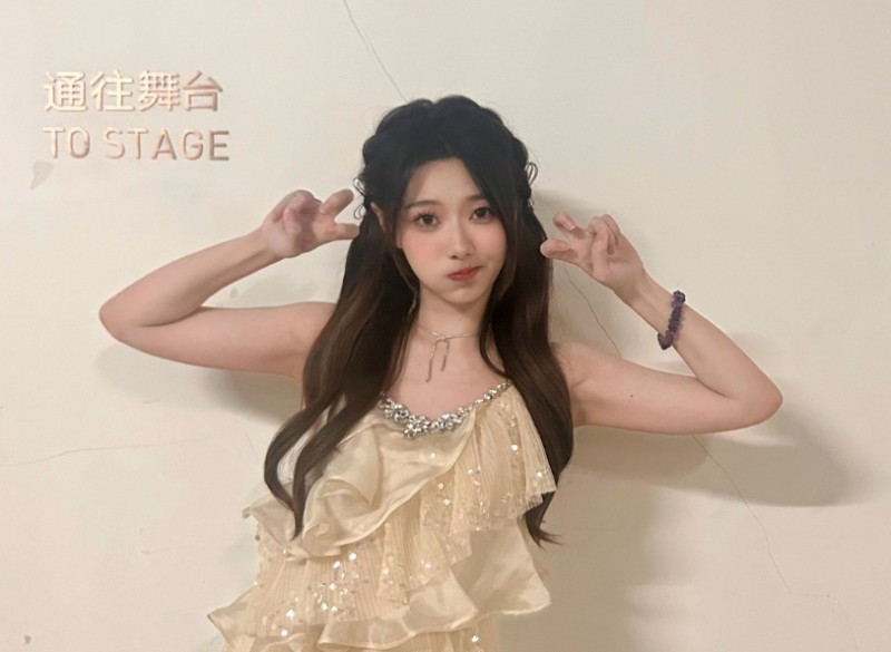 姿态怒斥你插勾巴哪儿去了！！阿芙电脑用核显直播逗乐大伙