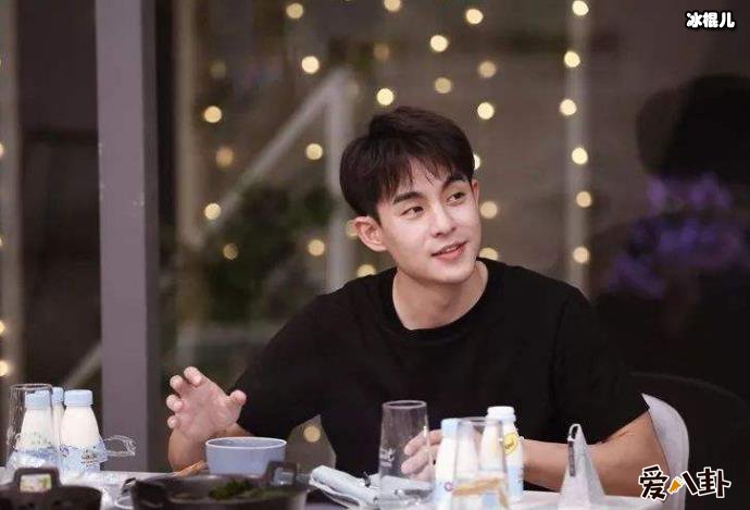 卓逸凡宋湲现实在一起? 大学美女教师