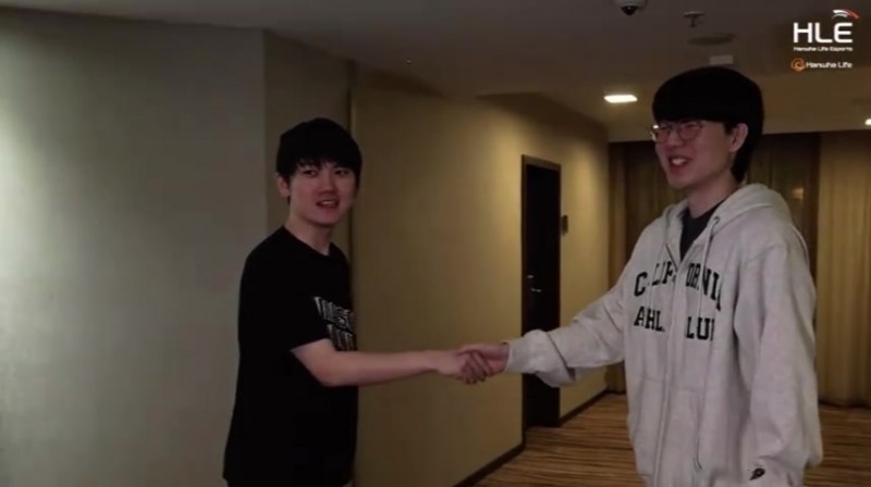 JackeyLove和Viper握手?JackeyLove：有点gay了吧哥们！