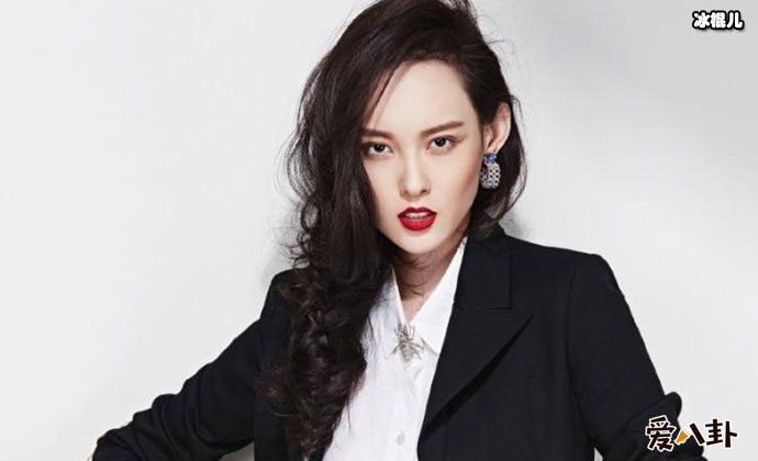 杨之楹身高被曝造假,白皙大长腿吸睛是富家女?