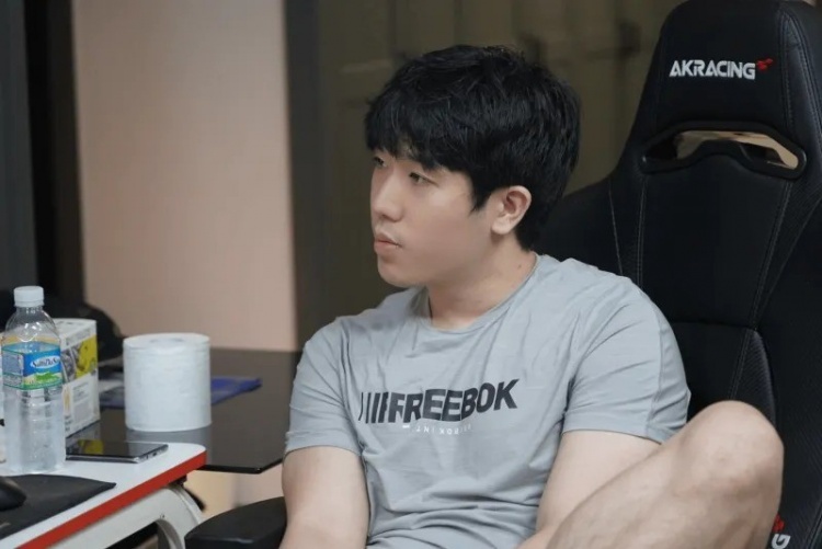 韩网再议教练cvMax的家庭背景:有钱人家的孩子,有劳斯莱斯