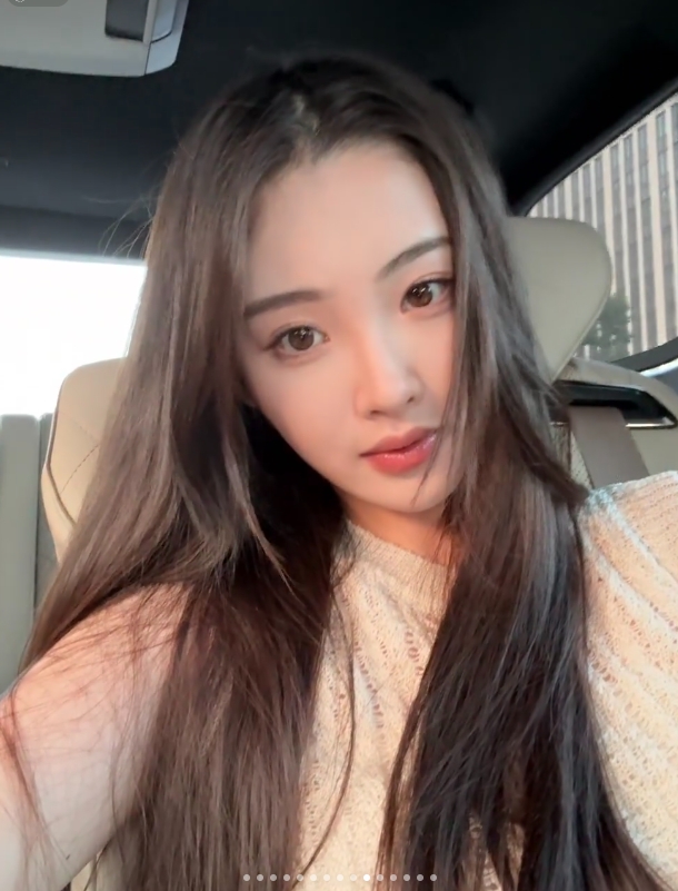 Ming绯闻女友1saye晒照:伟大的一张脸!现身DIOR线下活动~~