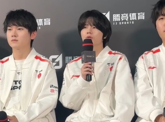 Crisp:赛前还是比较有信心的,第四把的话就是线上出了一些失误