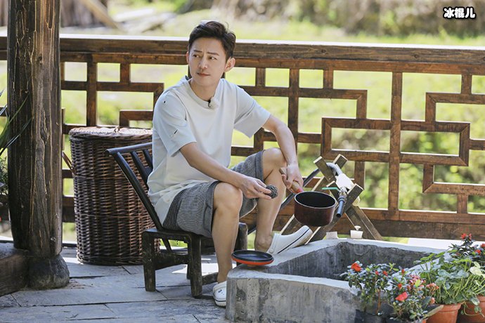 何炅暗指迪丽热巴有心机?扒其究竟是怎么一回事?