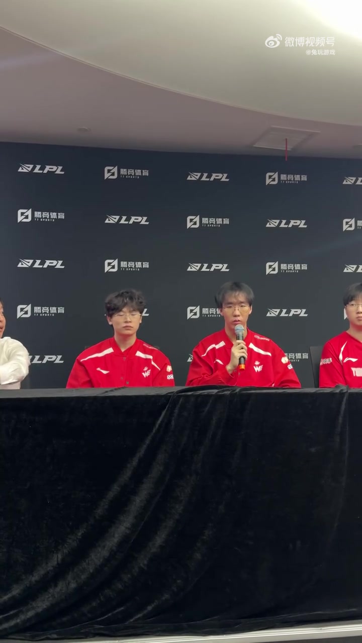 Taeyoon：小组赛的三个队伍下路实力都比较强，打BLG下路压力很大