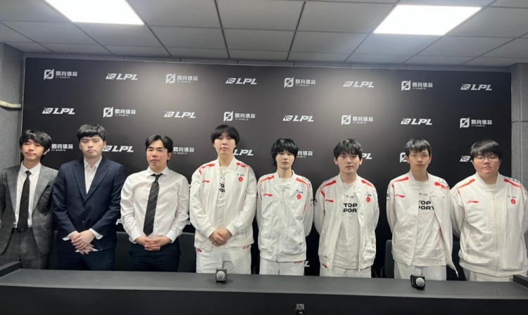 TES赛后群访 Homme教练:客场作战最重要的是保持好队伍状态