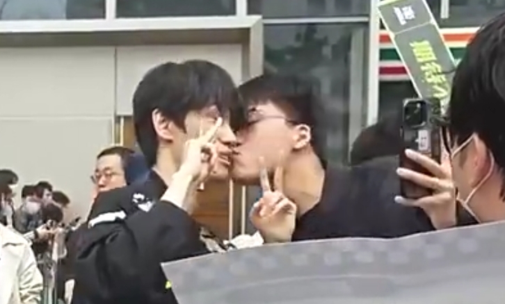 Tian粉拿刀插死Doinb？金玉良缘大战前Doinb超话要求NIP让WBG公告道歉