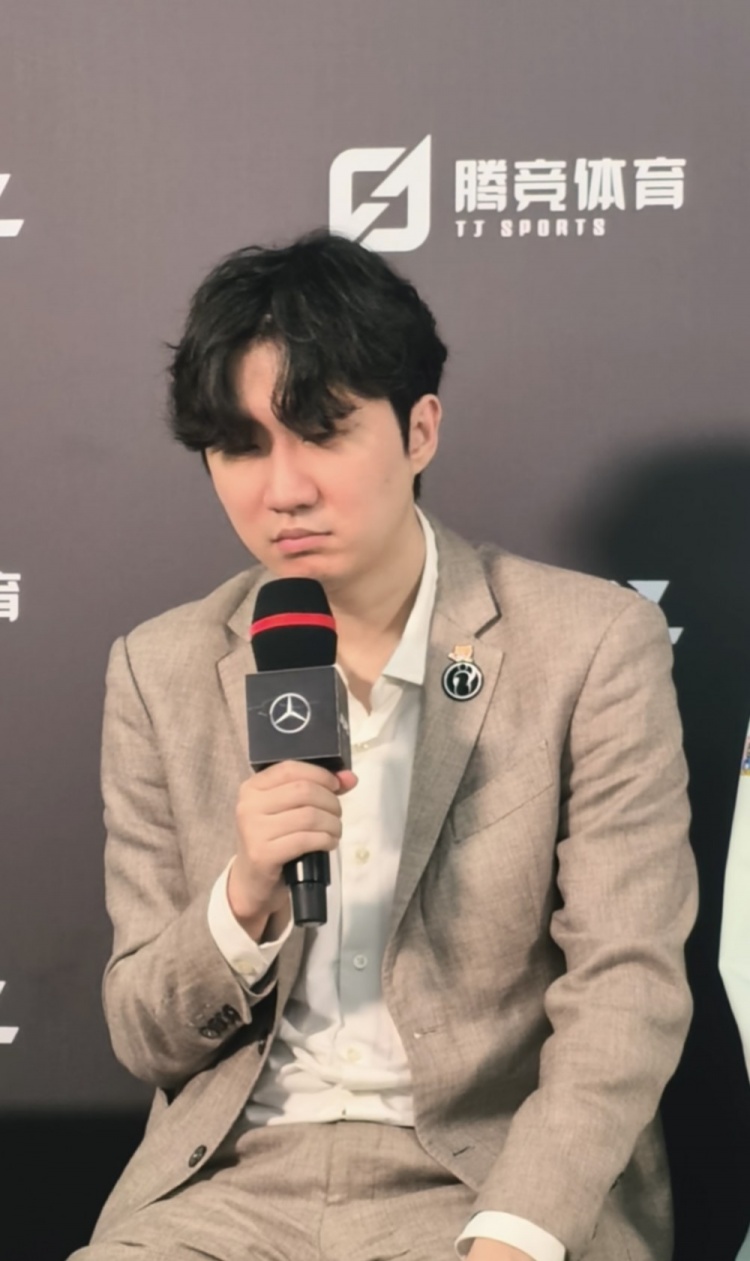 合着新版本只关注巢虫了?iG教练:关于巢虫的时间改动说了很多